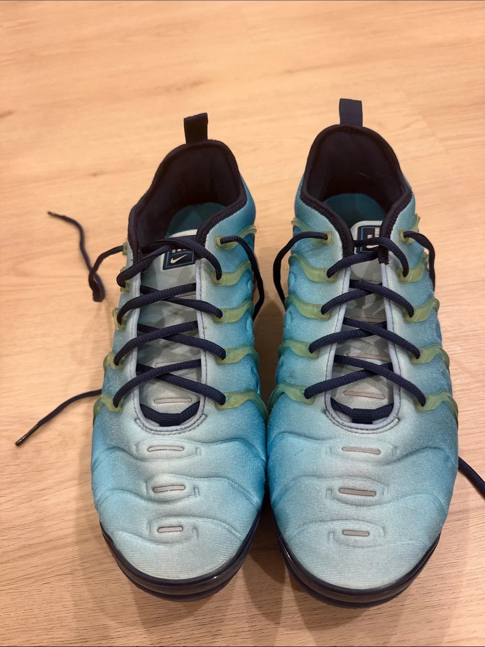 Nike air max 10.5 Teal and Navy Gradient Sneakers